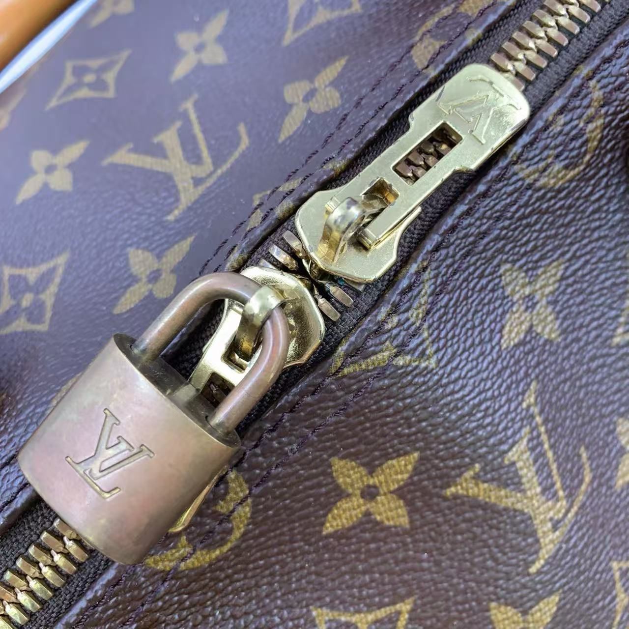 0400 車、バイク、自転車 LOUIS VUITTON ルイ・ヴィトン