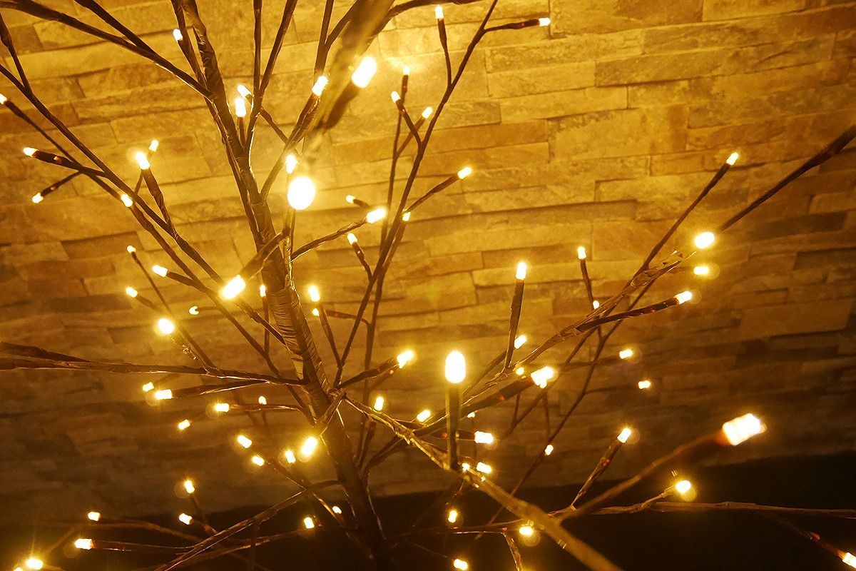 クリスマスツリー ブランチツリー 150cm 電球色 LED168灯 KR-89 - メルカリ