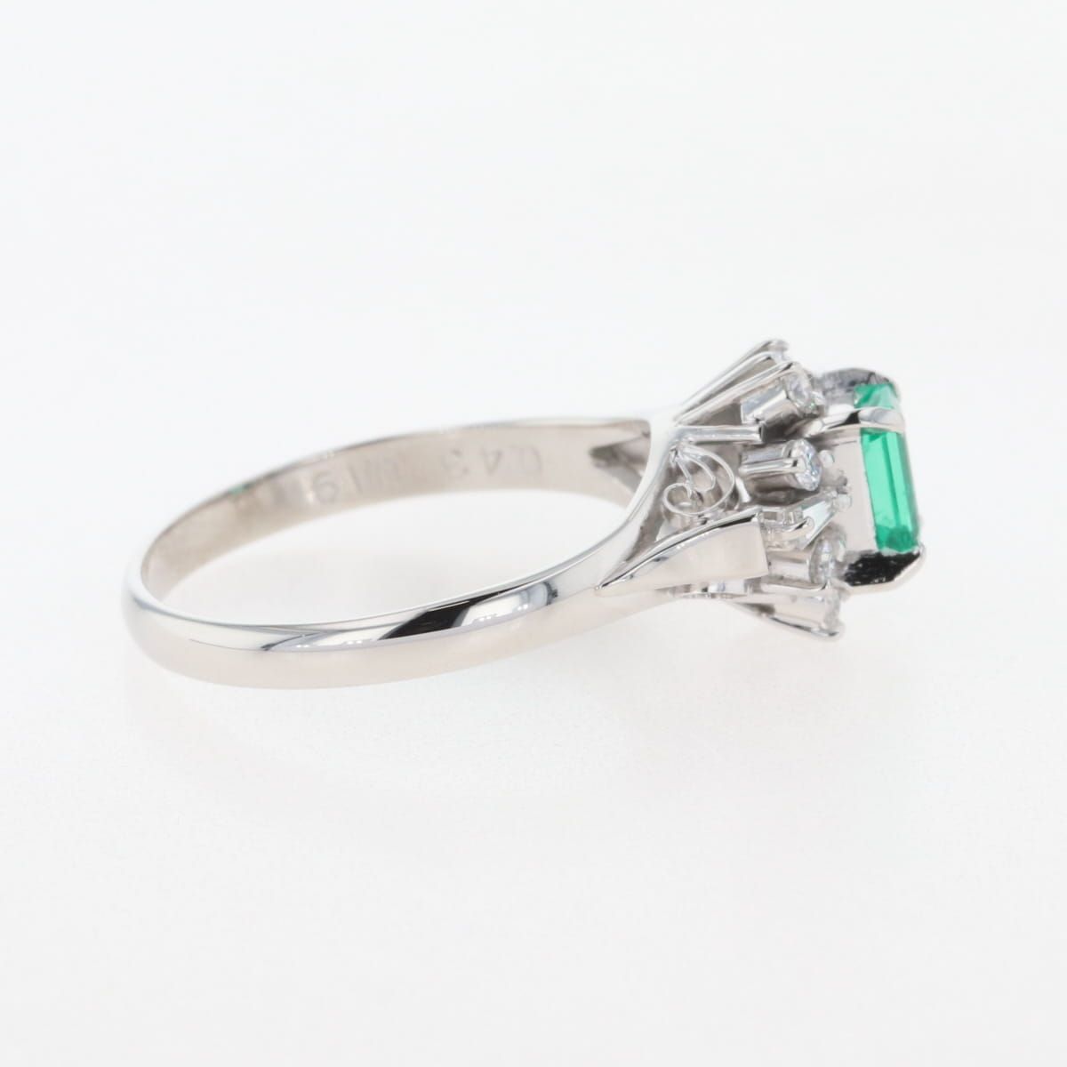 Pt900 エメラルド