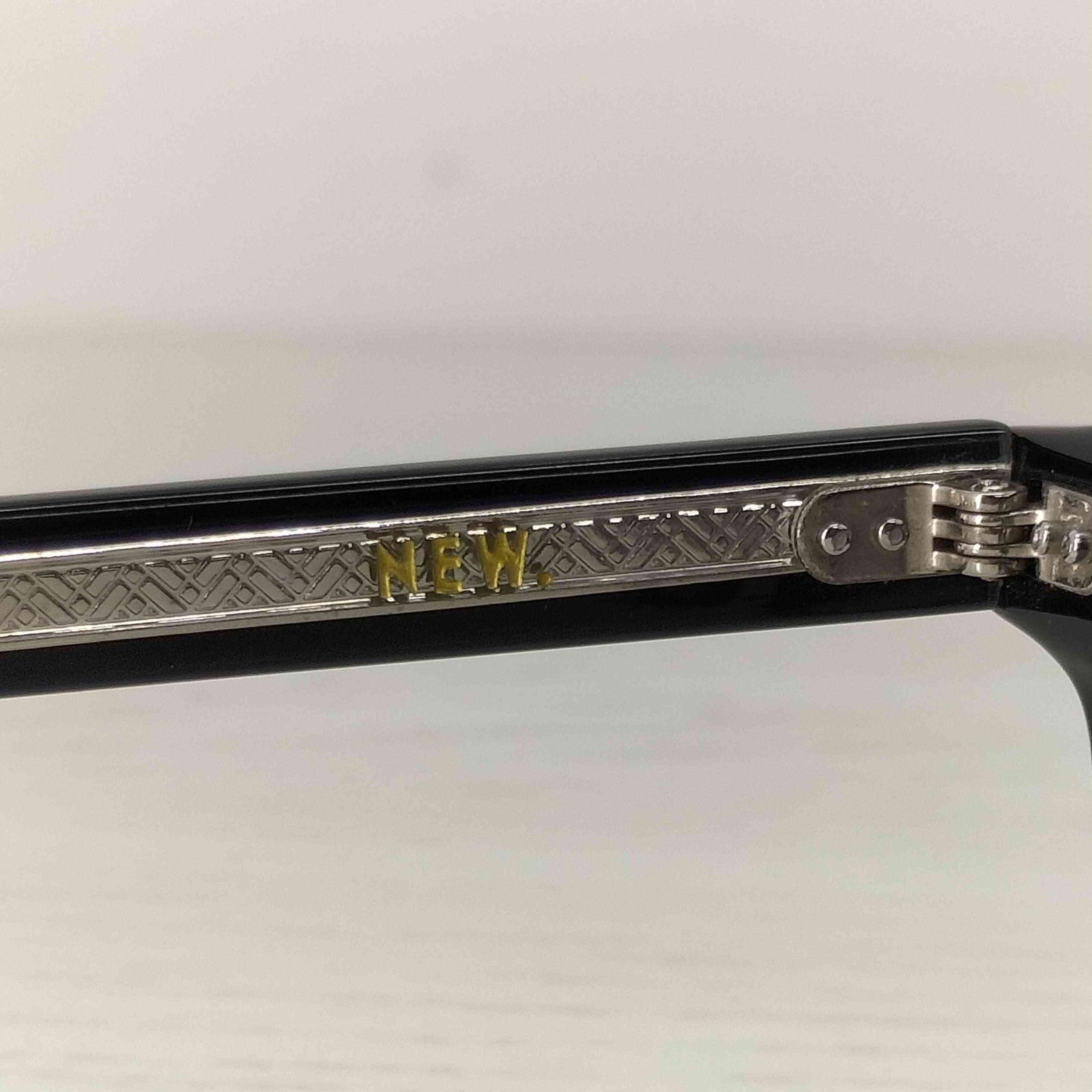 【値下げ中】CHUMLEY'S サングラス eco-148-C1 ケース付き NEW. - NEW. CHUMLEY'S C-3 / サングラス / クリアグレー | LUKE