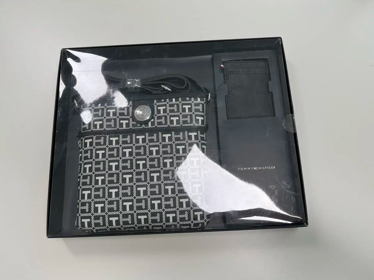 正規品|フルセット Tommy Hilfiger トミーヒルフィガー クロスバック カードウォレット セット