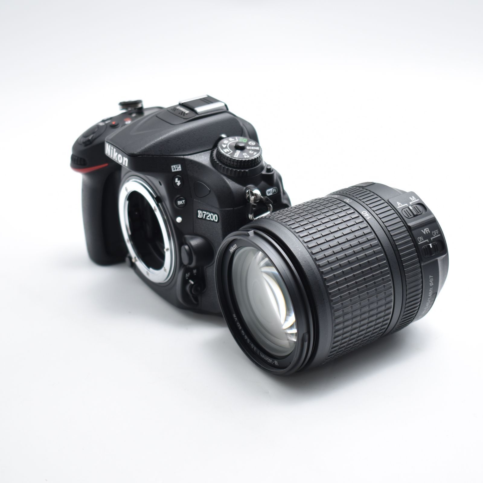 B 9470 Nikon デジタル一眼レフカメラ D7200 18-140VR レンズキット D7200LK18-140