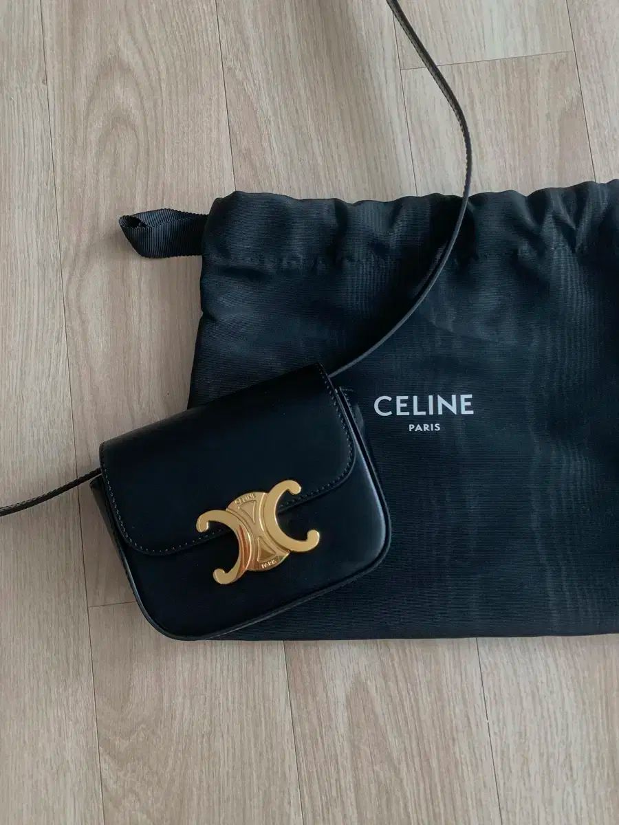 Celine セリーヌ トリオンフ ミニ ブラック
