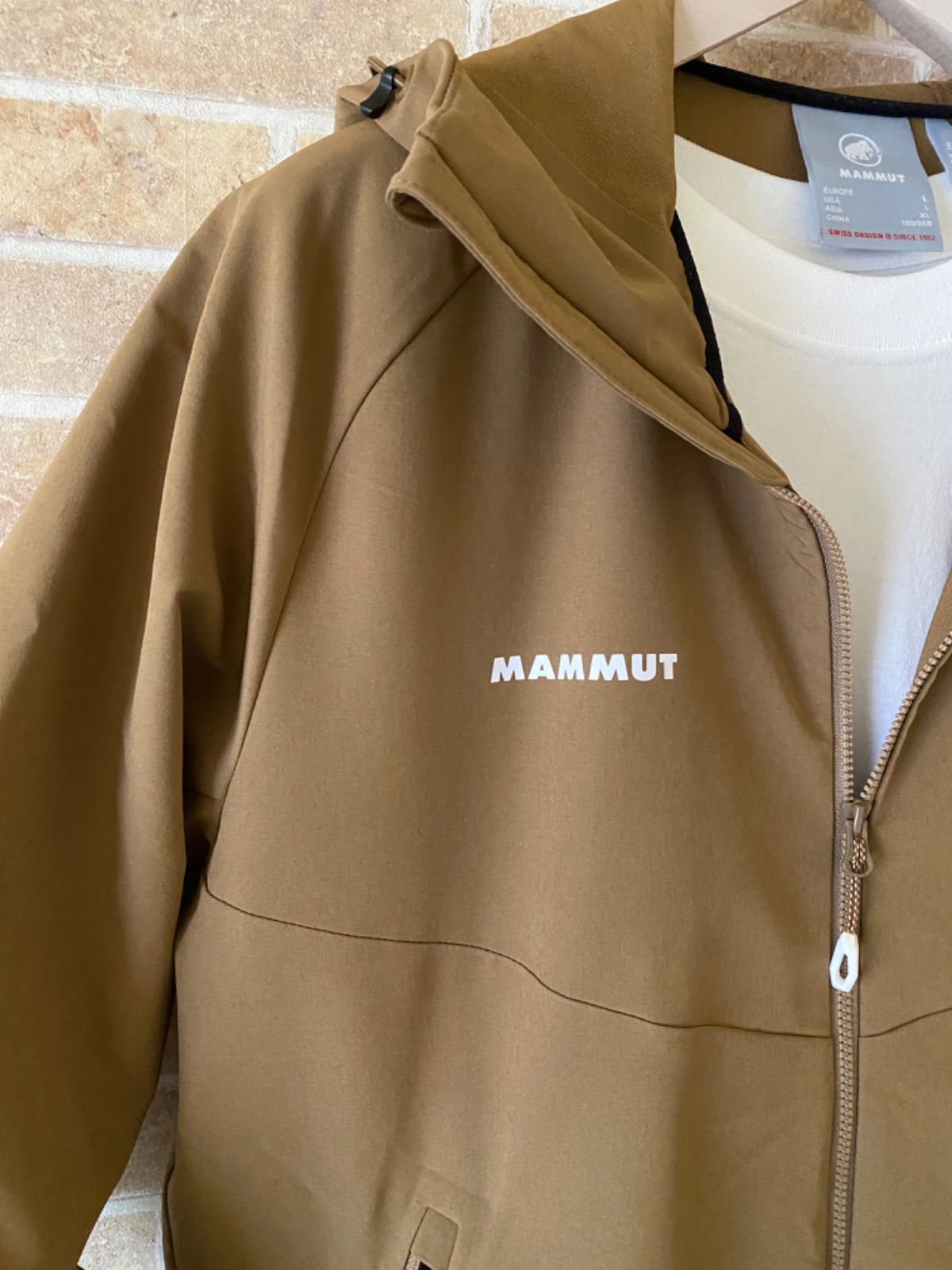 マムート マックン2.0 SOフーデッドジャケット ベージュ 海外XLサイズ