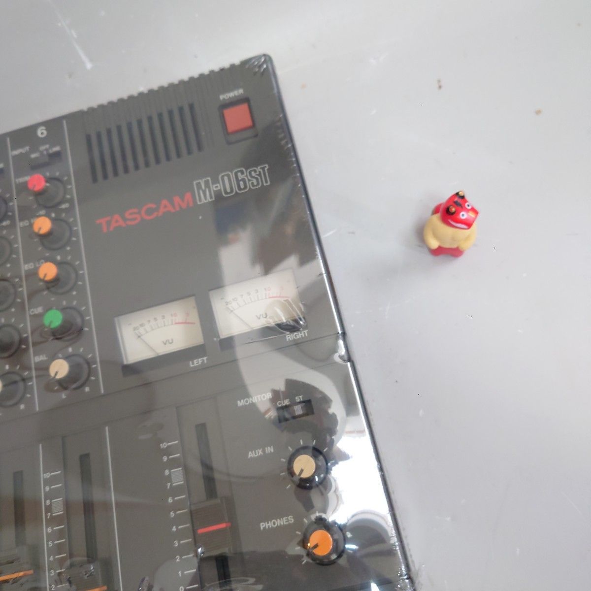 動作品 TASCAM(タスカム） 6チャンネルアナログミキサー M-06ST SKN-5845