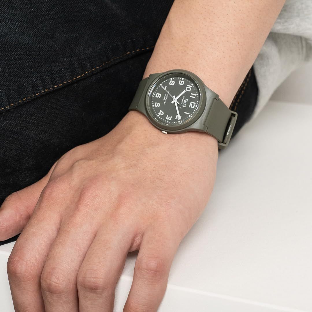 腕時計 シチズンQ-Q キューアンドキュー 10気圧防水 E 08 A-503 VK カーキ