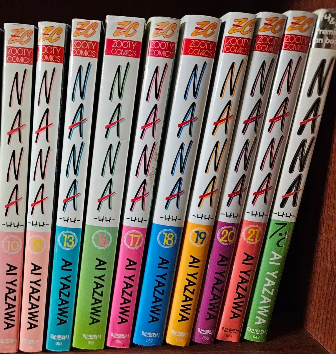 NANA韓国版11冊セット　7.8巻ファンブック付き　ハングル　矢沢あい NANA韓国版11冊セット 7.8巻ファンブック付き ハングル 矢沢あい NANA韓国