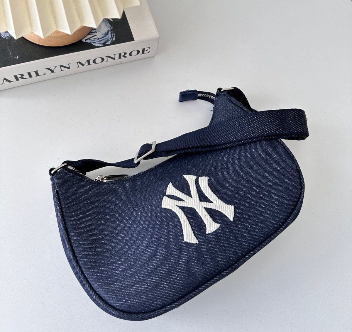 セール]新品 MLB KOREA ホーボーバッグ トートバッグ