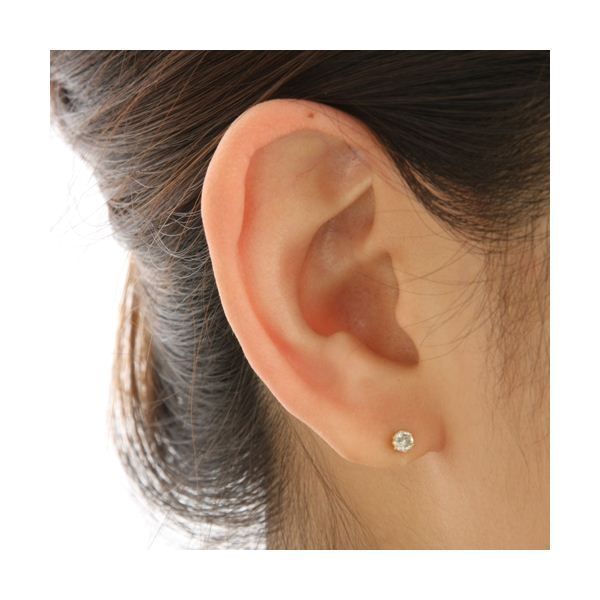 ダイヤモンドピアス0.3ct