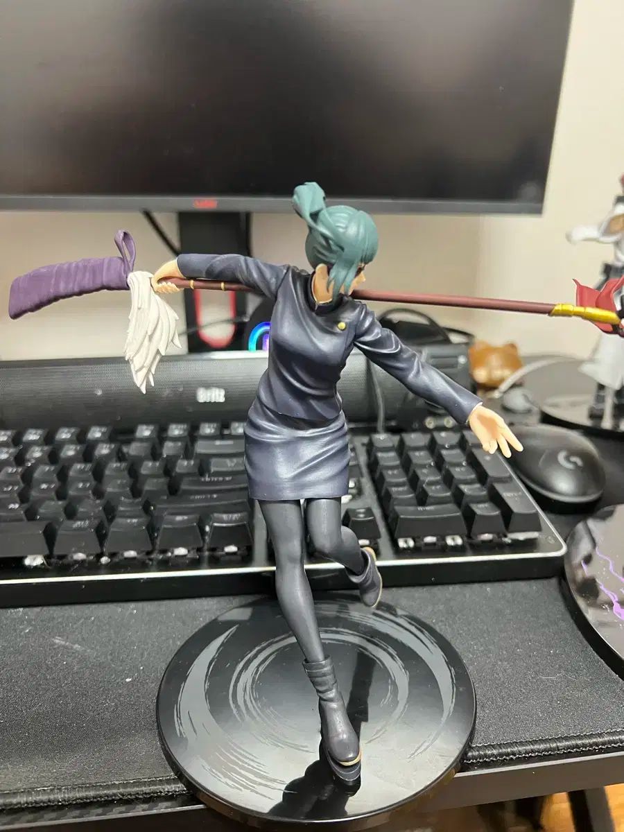 布袋寅泰さん武道館 ネックウォーマー コヨーテ　新品、未開封、未使用幾何学模様 布袋寅泰さん武道館 ネックウォーマー コヨーテ 新品、未開封、未使用