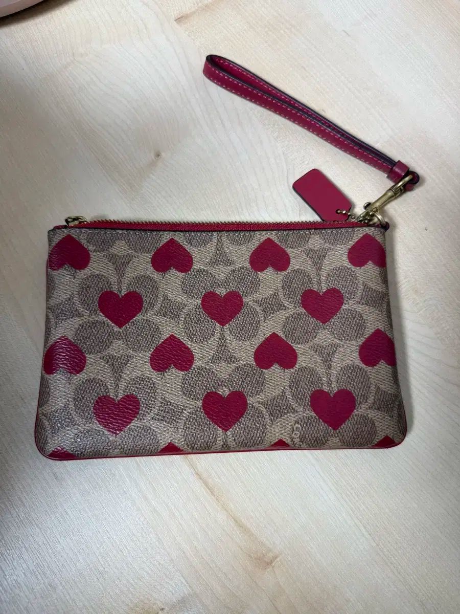 COACH コーチ ハート パターン 柄 ポーチ 赤