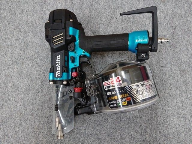 ♥品 訳あり マキタ 65mm高圧エア釘打 エアダスタ付 AN636HM 青 プラスチックケース付