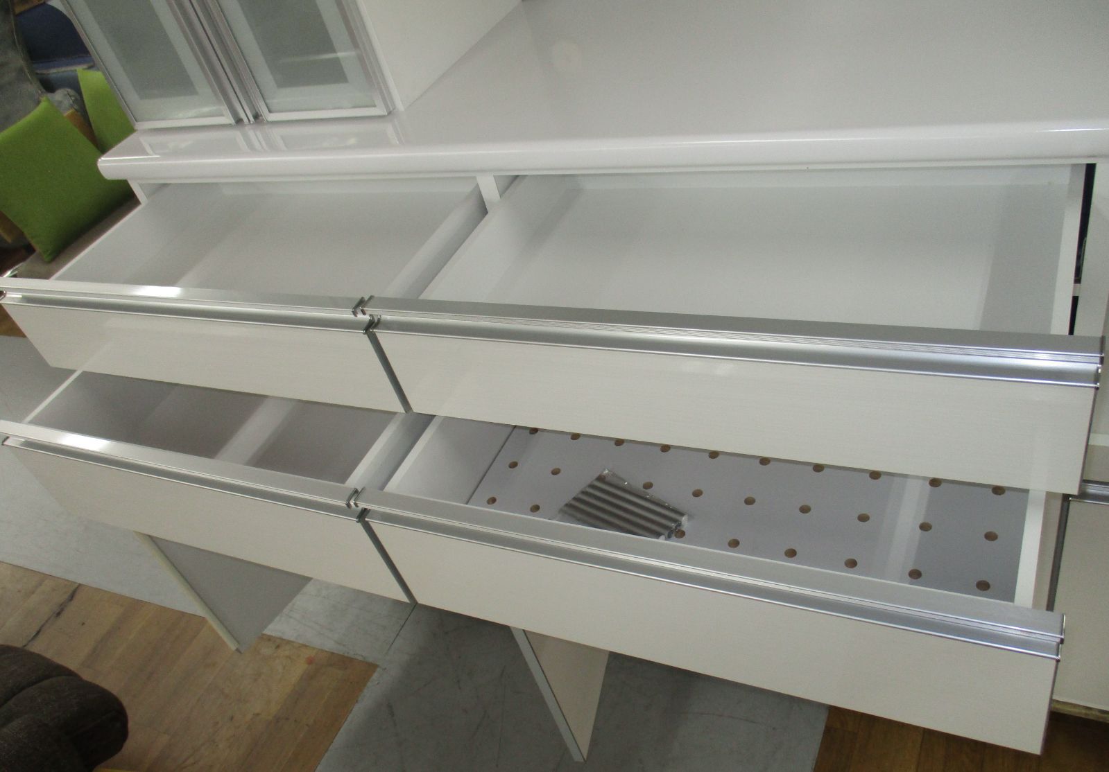 R066 最高級 古賀家具 大型キッチンボード、食器棚、幅174cm Used  