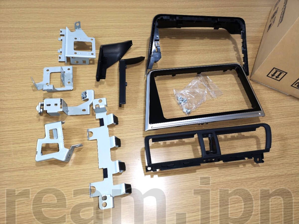 新品 トヨタ純正 170 シエンタ 9インチ ナビパネル キット