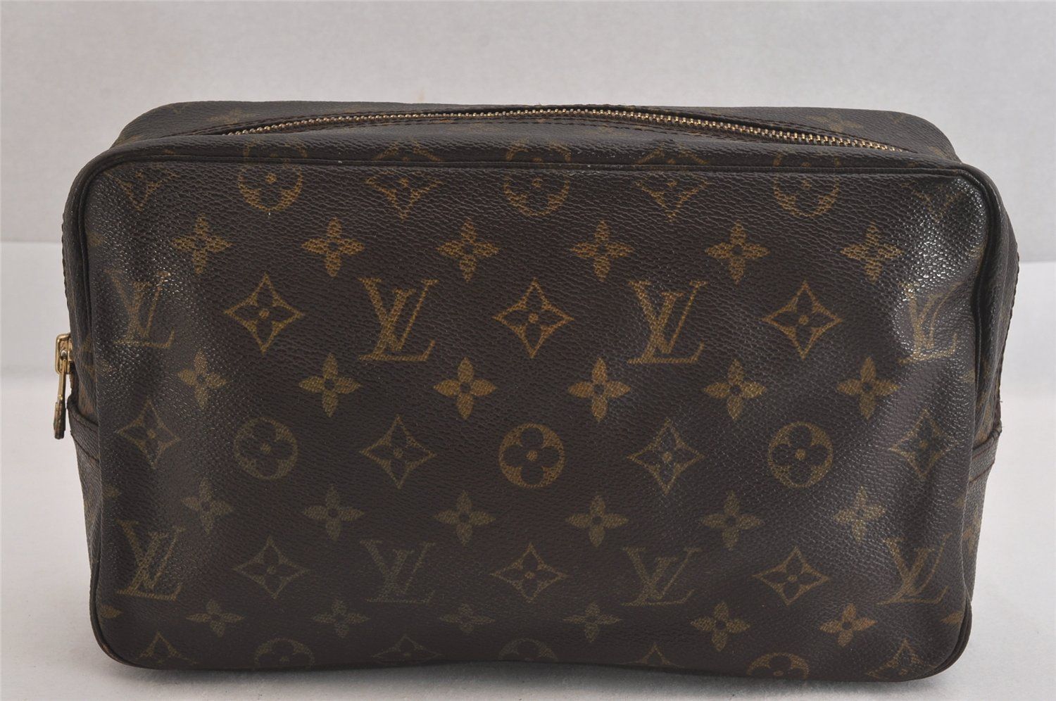 LOUIS VUITTON ルイヴィトン モノグラム トゥルース トワレット