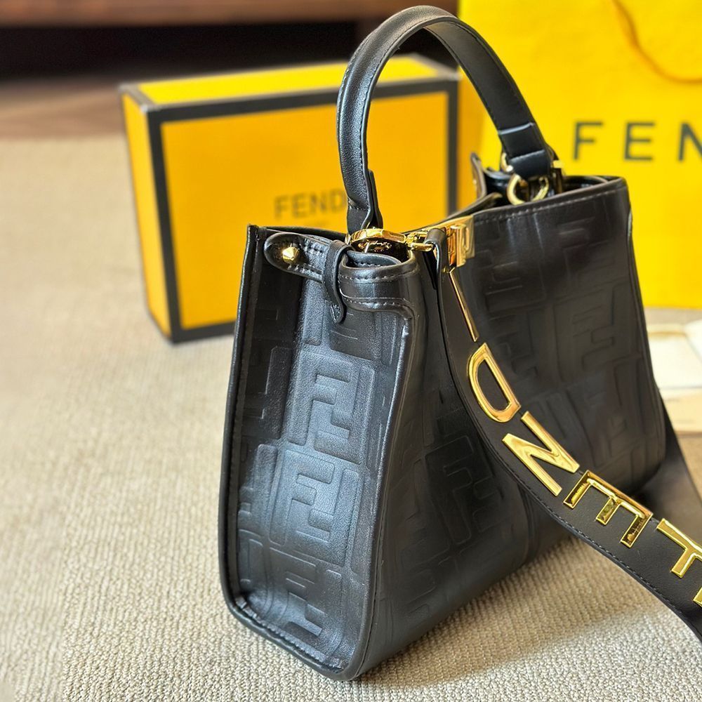 FENDI Peekaboo x-lite ピーカブー エックスライト FFモチーフ