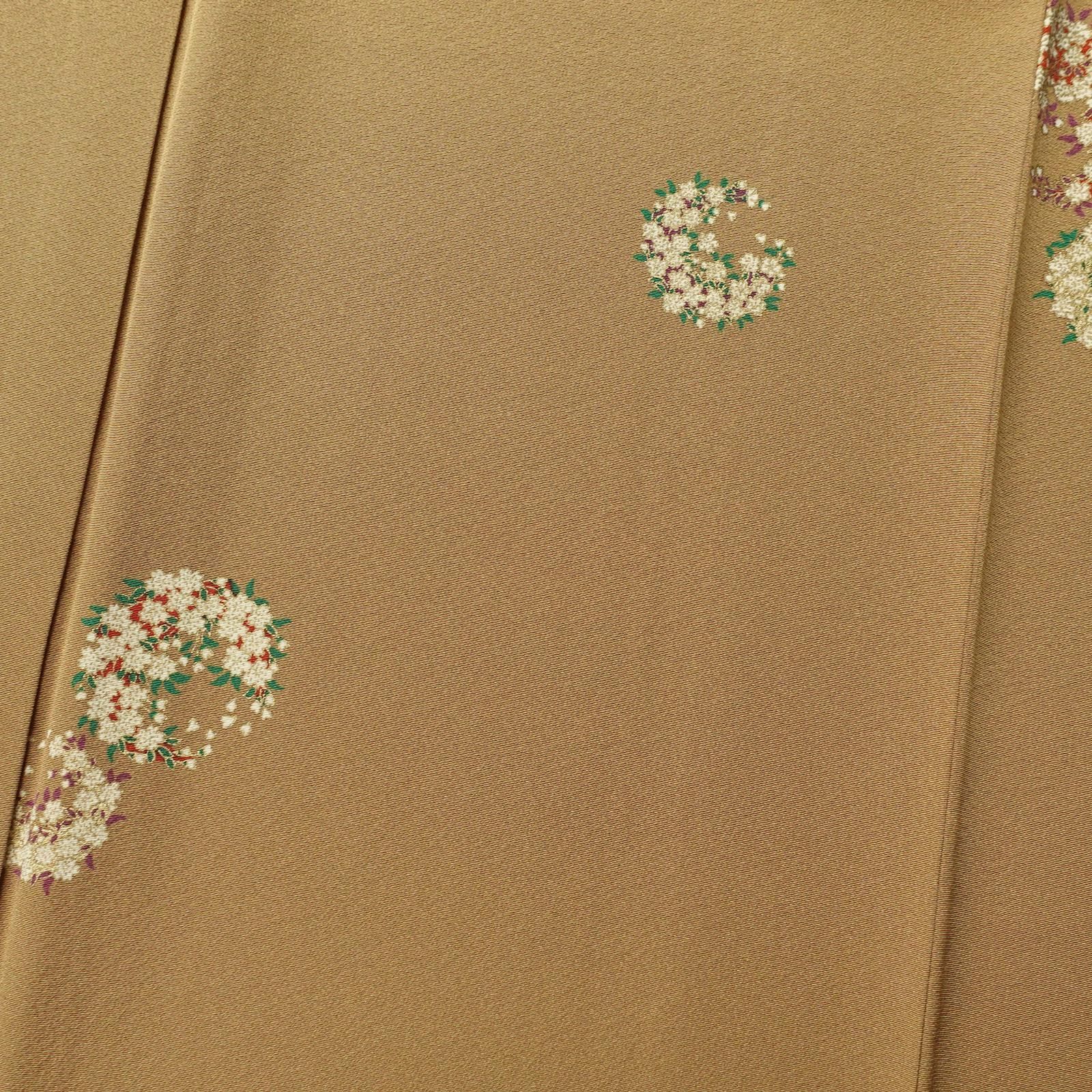 中古 小紋 縮緬 飛び柄 正絹 花柄 袷仕立て 黄・黄土色 中古 小紋 縮緬 飛び柄 正絹 花柄 袷仕立て 黄・黄土色