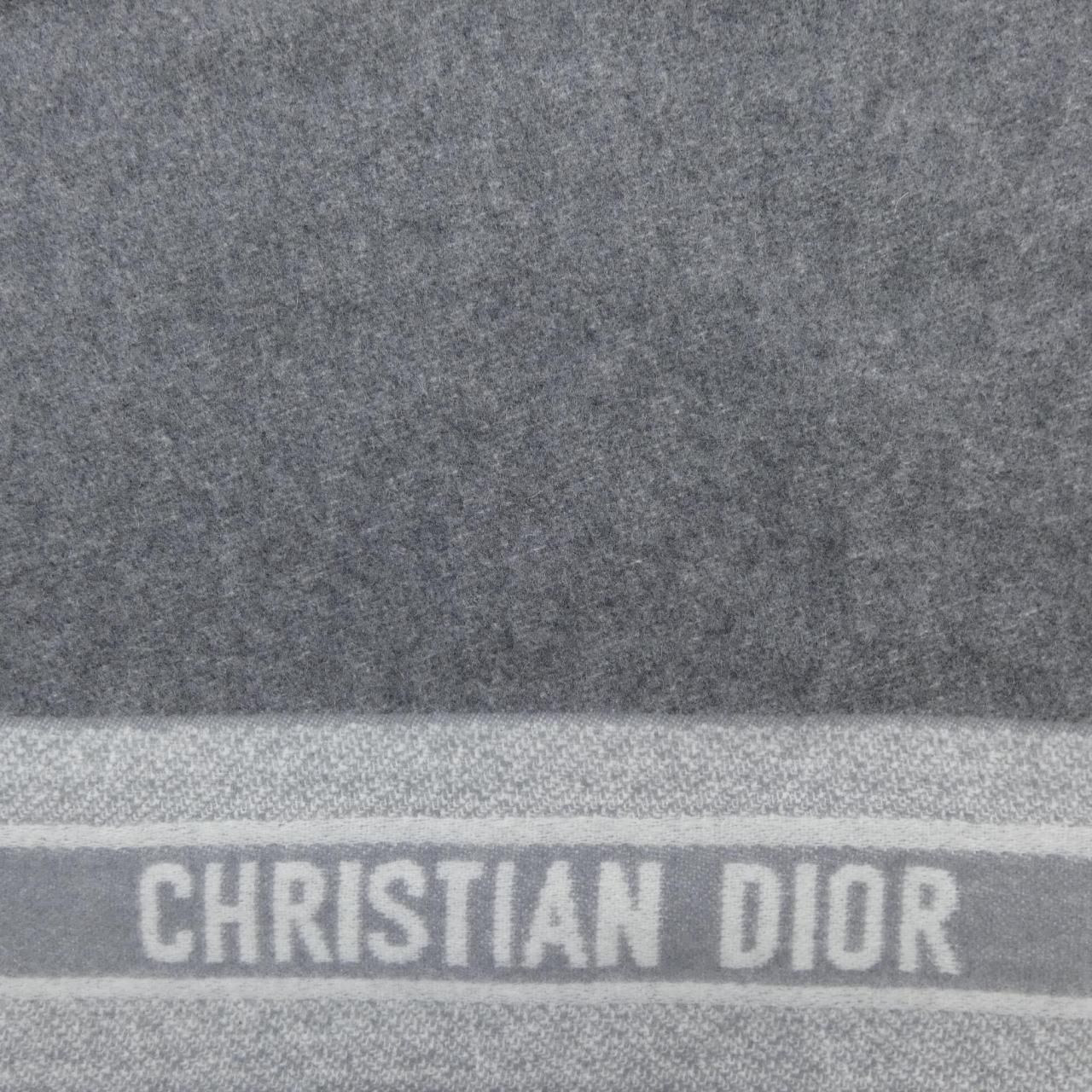 CHRISTIAN DIOR