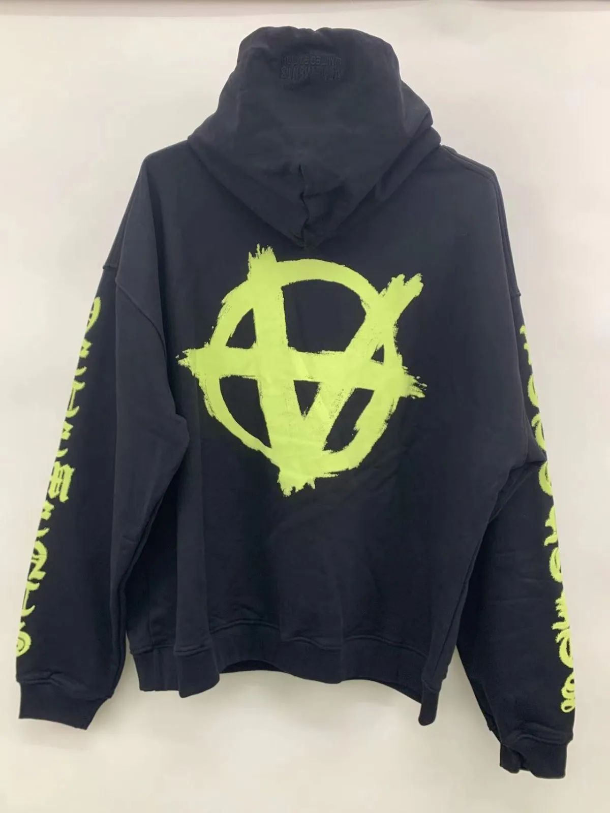 クーポン有】定番アイテム◇ヴェトモンVETEMENTS◇Double Anarchy ペイントロゴ パーカー/フーディー ユニセックス着用可 -  メルカリ