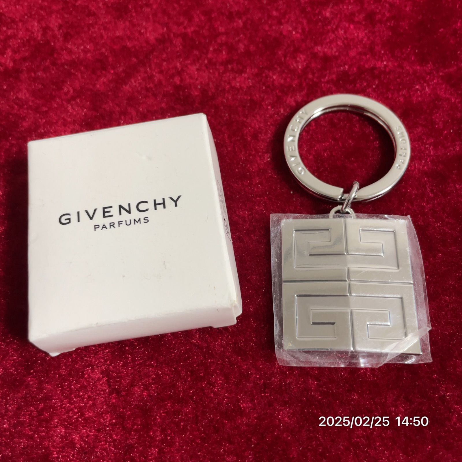 未使用 GIVENCHY ジバンシー ジバンシィ ブランドロゴ シルバーカラー 