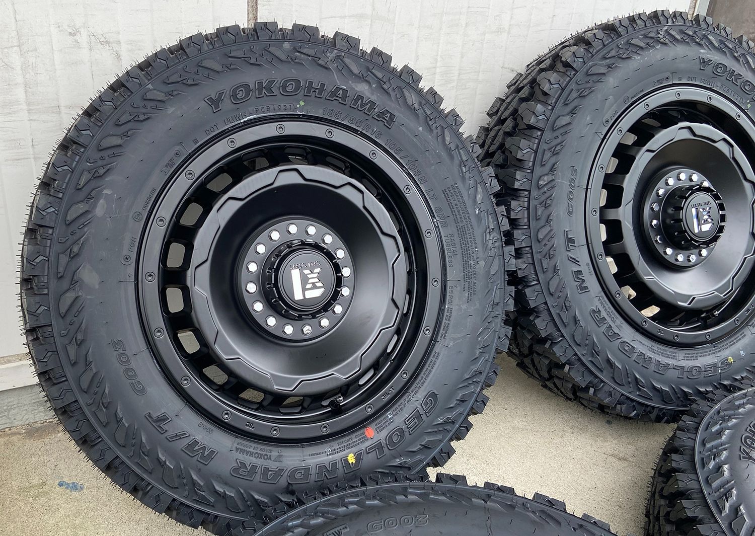 タイヤホイールセット 16インチ シエラ JB74 YOKOHAMA GEOLANDAR