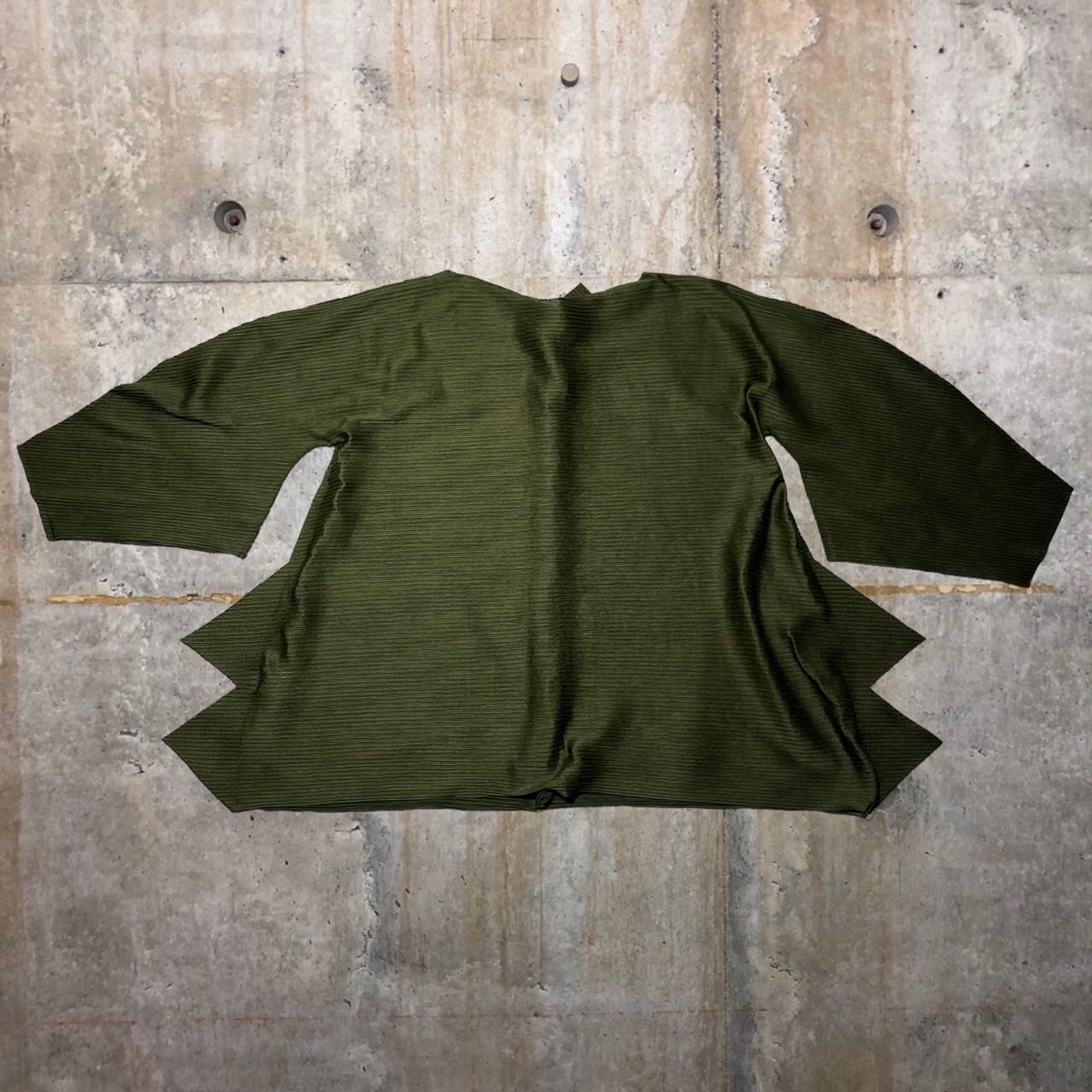 me ISSEY MIYAKE(ミーイッセイミヤケ) A-POCプリーツオーバーシャツ 