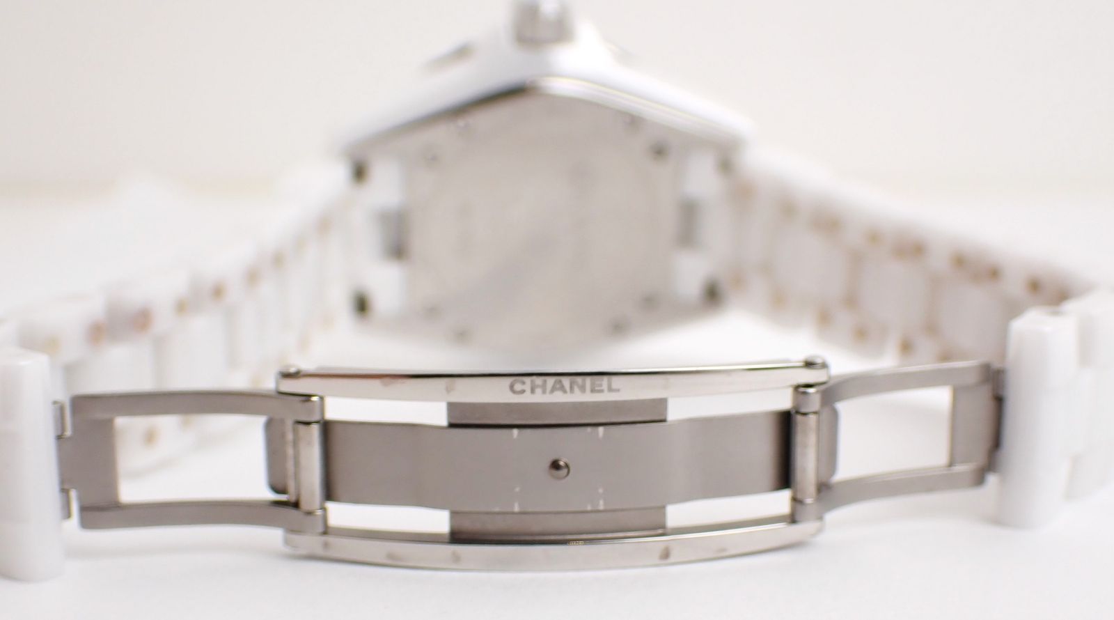 美品 CHANEL(シャネル) J12 H2429 CE ホワイトセラミック 33mm ベゼル  