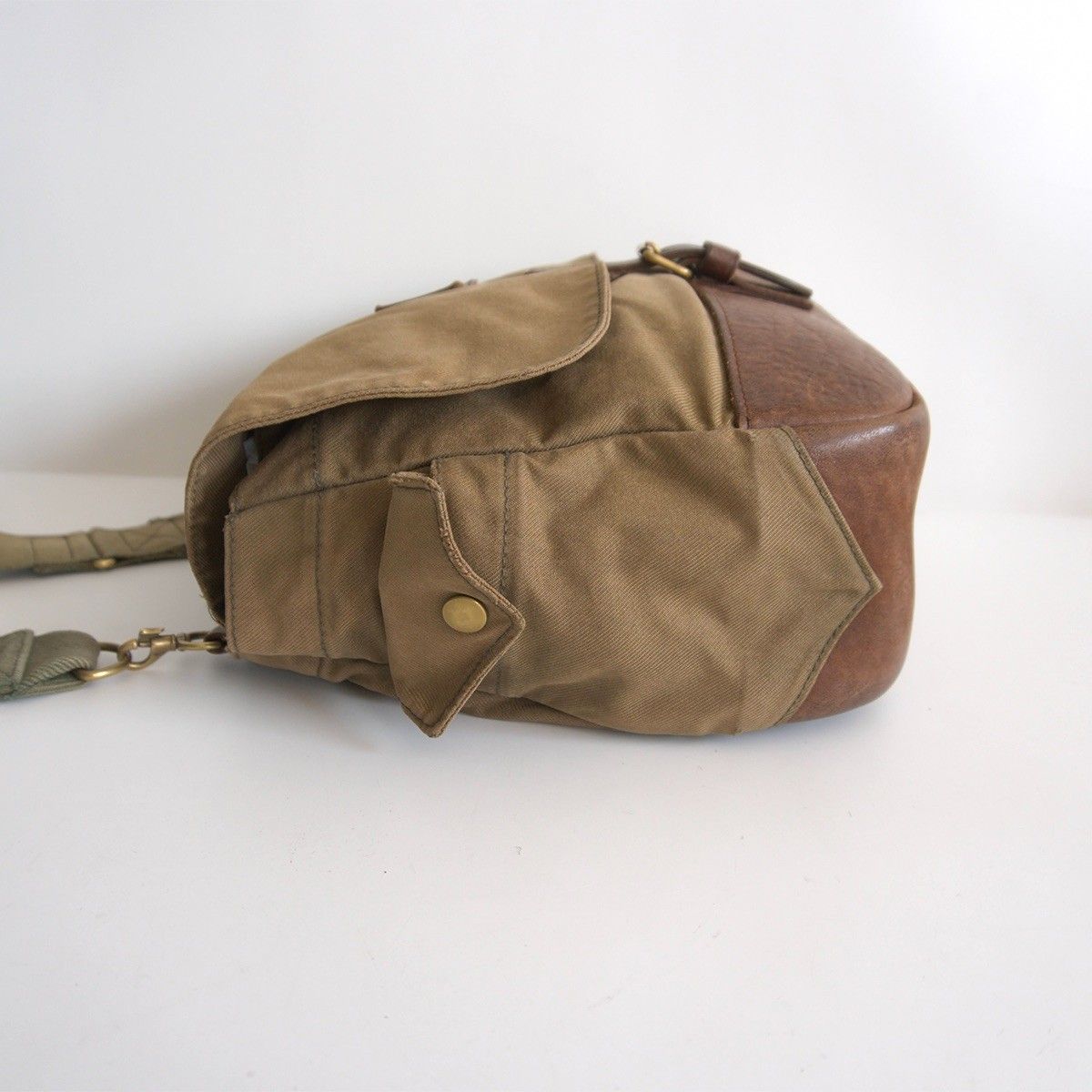 雰囲気抜群】 NIGEL CABOURN 【キャンバス×レザー ショルダーバッグ