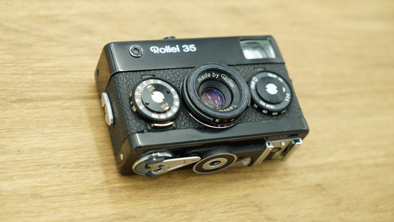 8340 良品 Rollei 35 露出計OK シンガポール製 ブラック - カメラ 