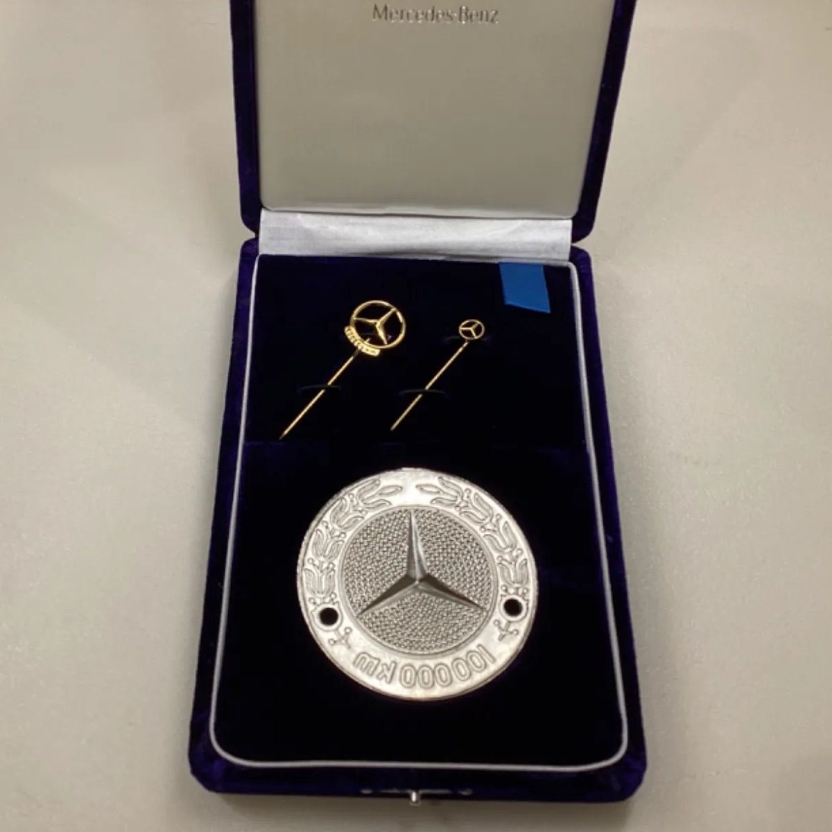 希少　Mercedes Benz　メルセデス・ベンツ　10万km　エンブレム レア・非売品】メルセデスベンツ 10万キロ達成表彰記念