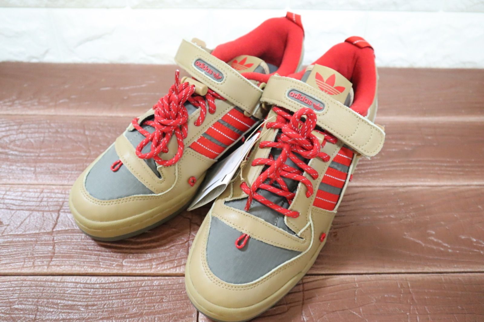 新品定価17600円 adidas アディダス フォーラム 84 キャンプ