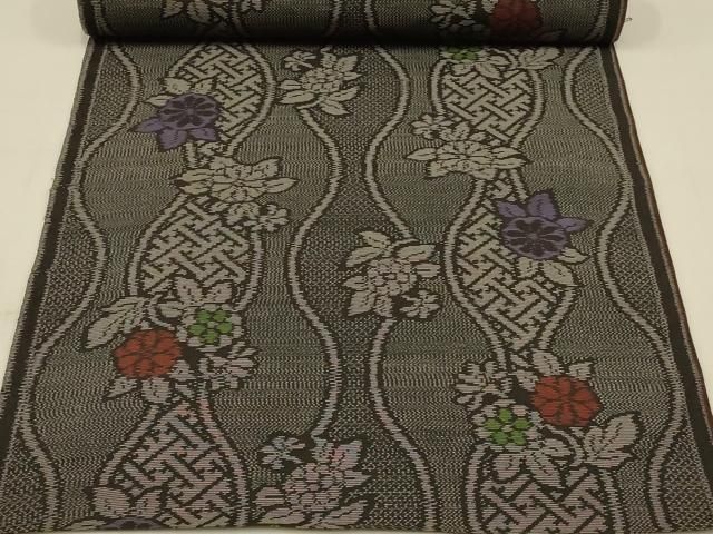 平和屋着物●本場薩摩大島紬 反物 着尺 泥染め 立涌花文 黒地 有 内山織物謹製 正絹 ♥ AABB7146ay