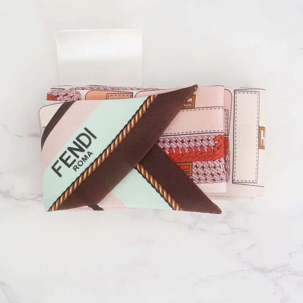 ✨極美品✨フェンディ FENDI 　ラッピー スカーフ バンドー モンスター dsdaikokuya_dh78090