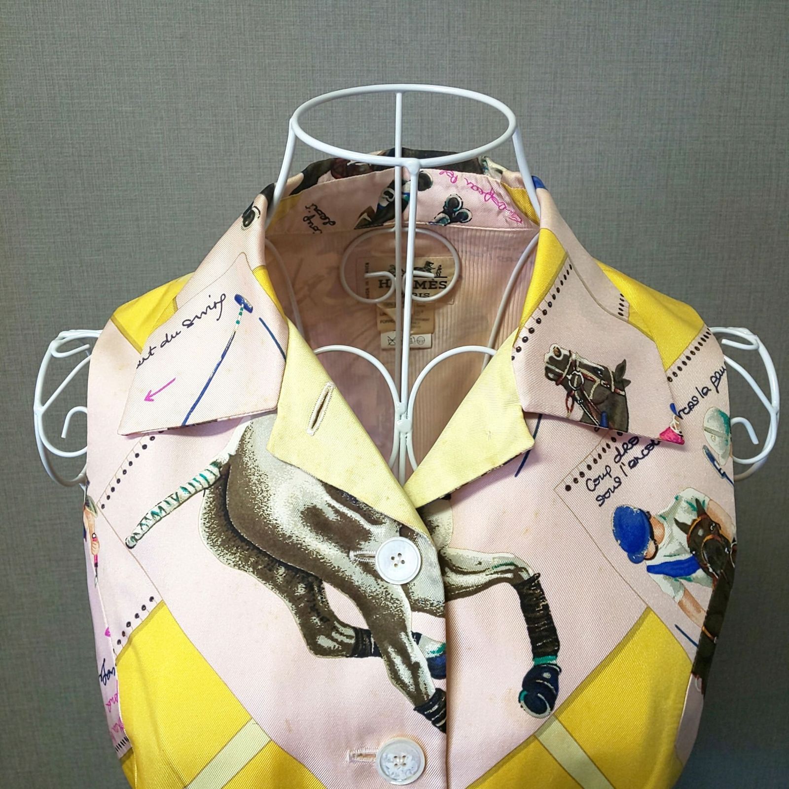 美品✨エルメス HERMES ジレ ベスト コンチェルト イエロー シェルボタン HERMES エルメス ベスト レディース ロング ジレ セリエボタン付