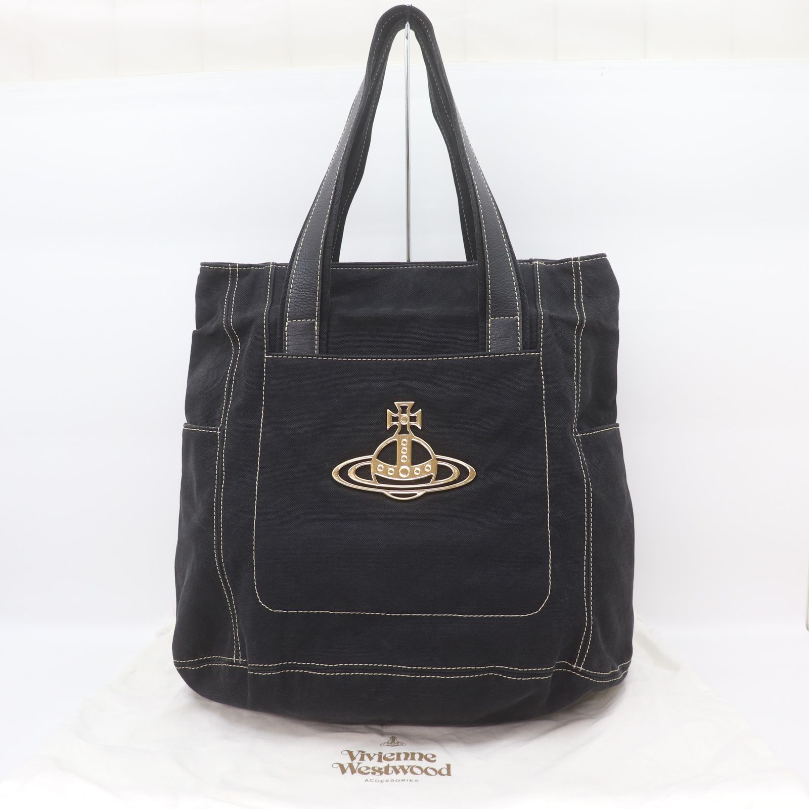 美品 ヴィヴィアンウエストウッド レザー オーブ ロゴ 金具 トートバッグ Vivienne Westwood 総柄 オーブ金具 レザー トートバッグ - メルカリ