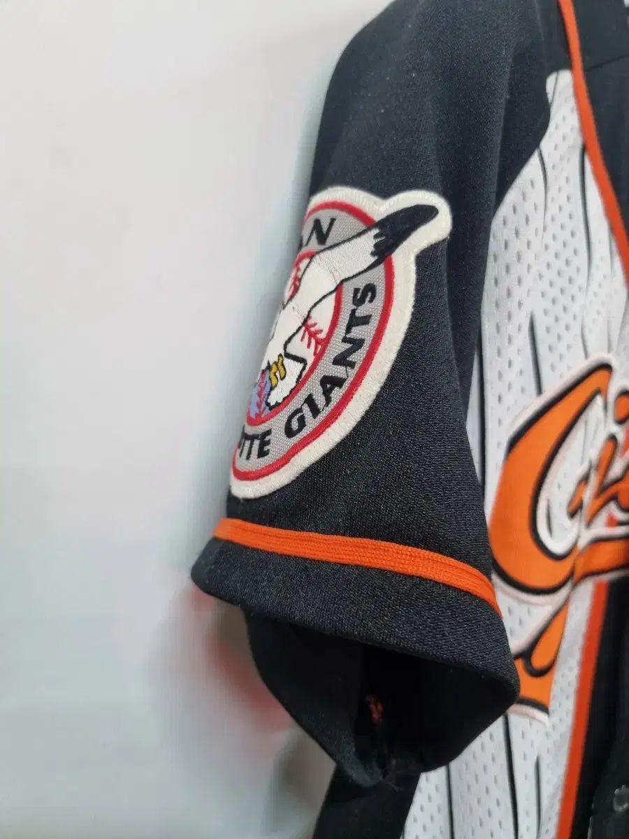 100