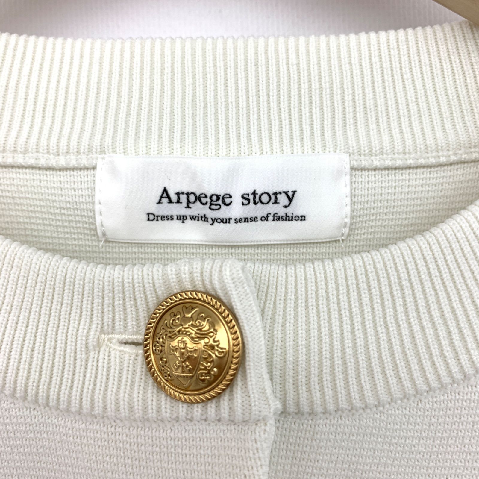 Arpege story アルページュストーリー 2023年製 金ボタンニット