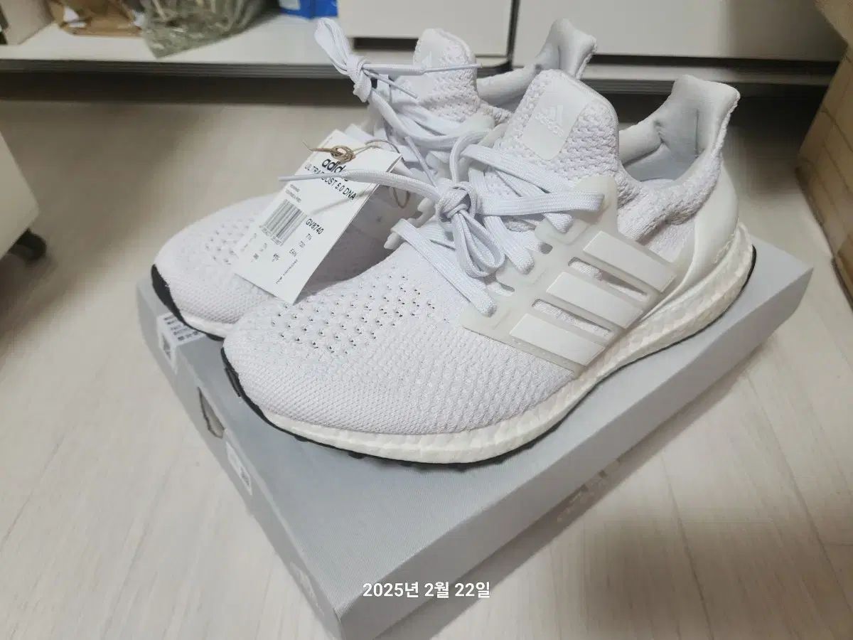 adidas(アディダス) ウルトラブースト 5 0 トリプル 白