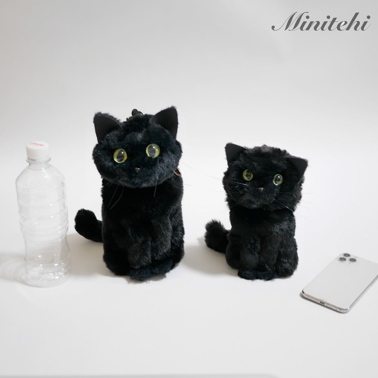 ぬいぐるみみたいな 猫の保冷ペットボトルホルダー 黒ねこ 猫雑貨 猫