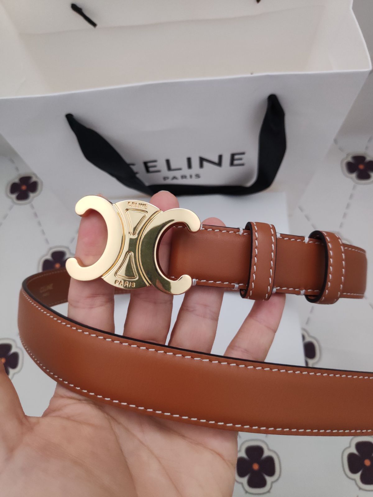 超人気✨セリーヌ　ベルト　トリオンフ　レザーベルト　ブラウン　メンズ用✜レディース用　極美品　新品　Celine