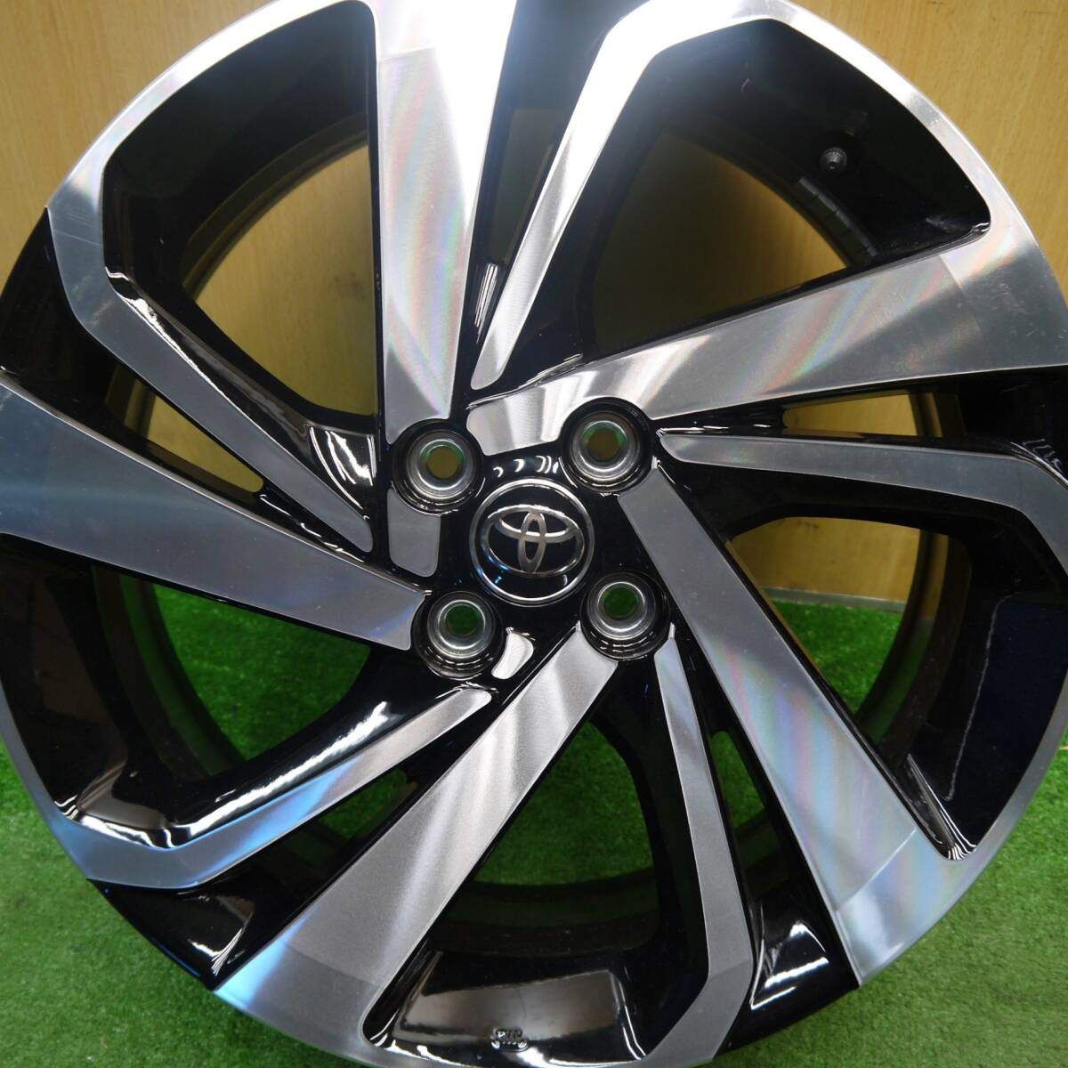 トヨタライズ純正ホイール17インチ新車外し1本
