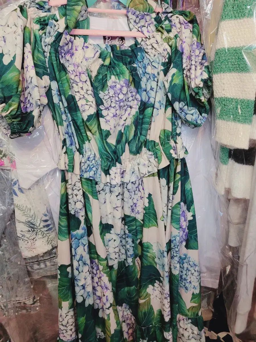 輸入アジサイワンピース