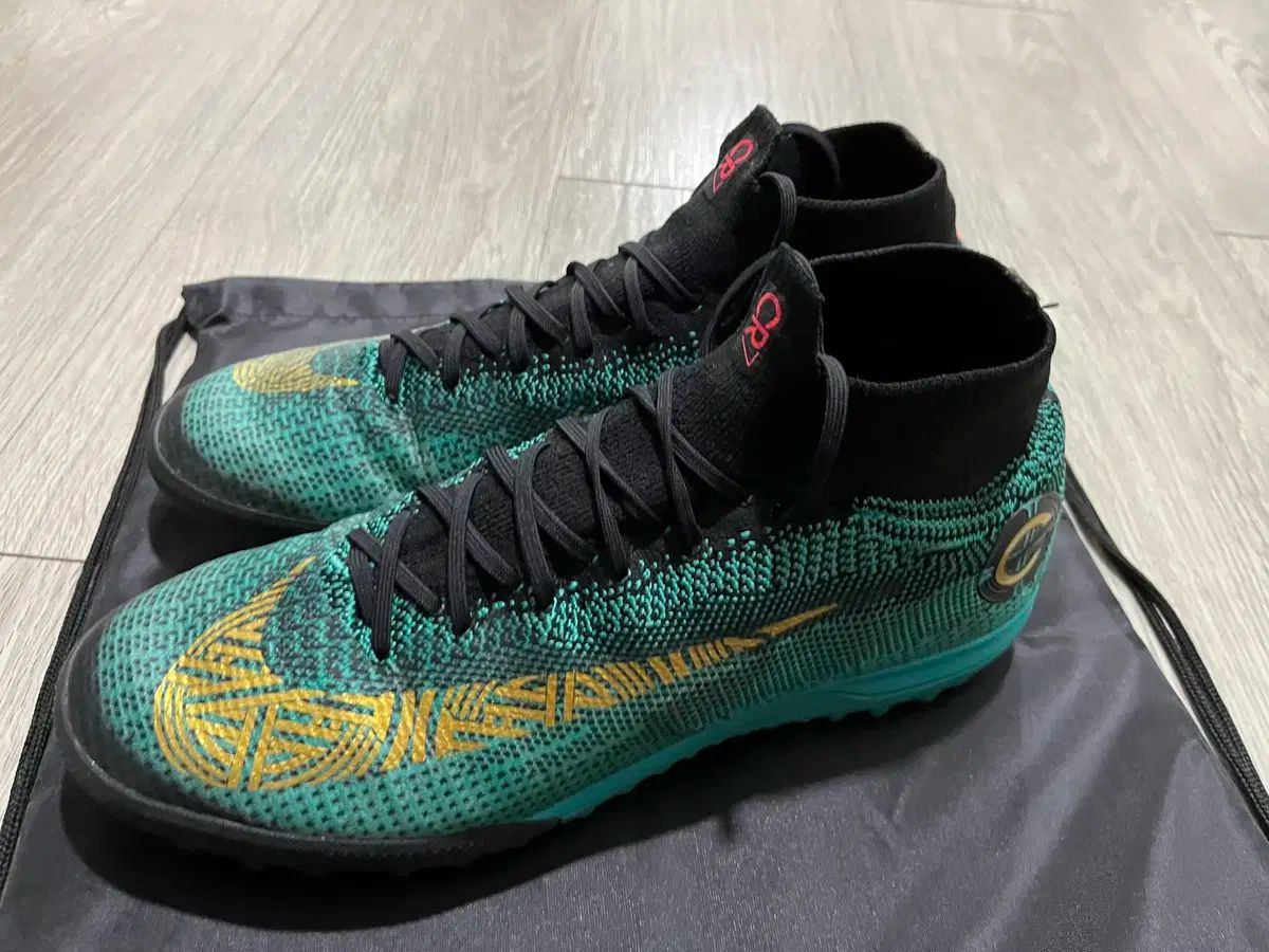 NIKE ナイキ マーキュリアル スーパーフライ 6 エリート CR7 TF 280 フットサルシューズ