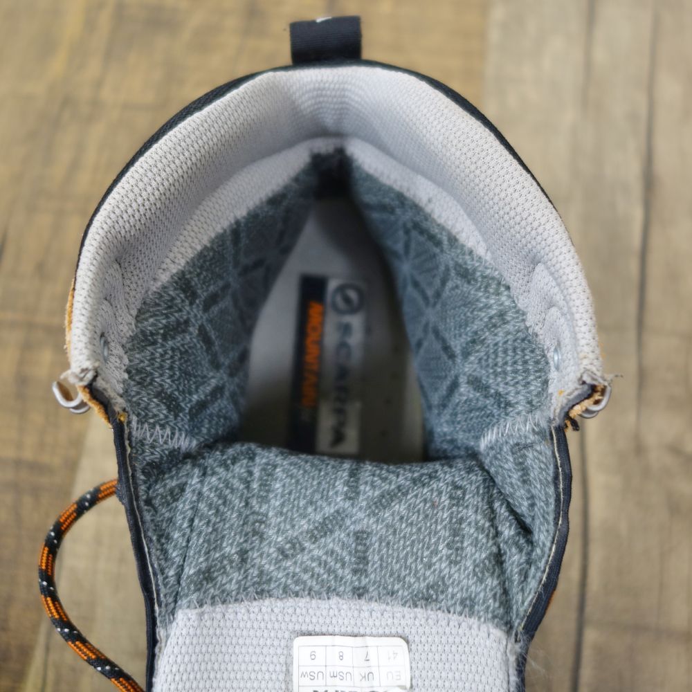 SCARPA トリオレプロ