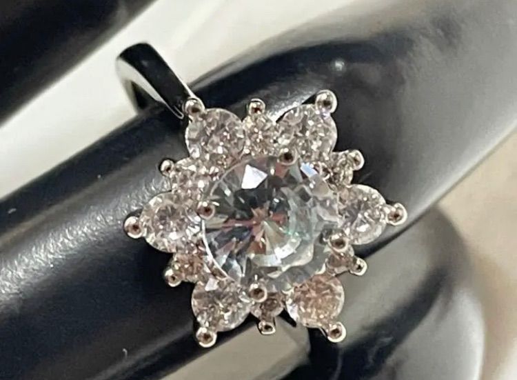 最高品質‼️モアサナイト✨サンフラワー 人工ダイヤモンド リング0.5ct