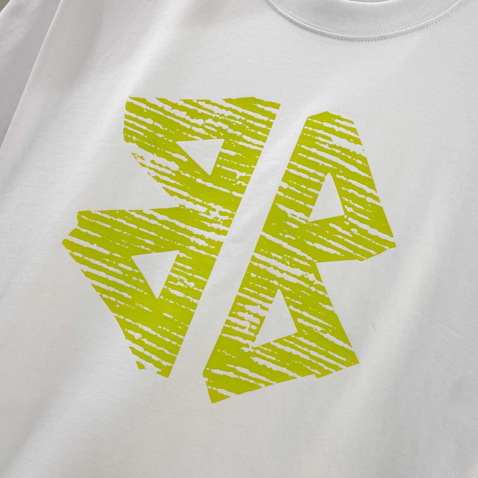 ロゴプリント 円領