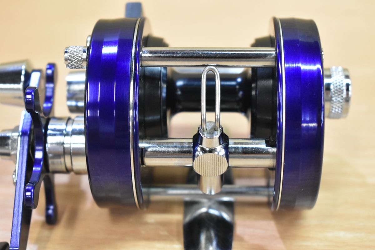 アブガルシア アンバサダー 2500 C 右 070007 AbuGarcia Ambassadeur ベイトリール バスフィッシング バス釣り ブラックバス 等