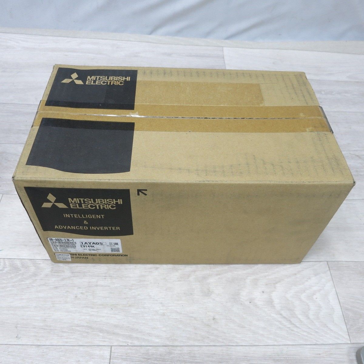 [送料無料] 未使用三菱電機 インバータ FR-A820-3.7K-1 2019年製 A800シリーズ 三相 200V 3.7kW