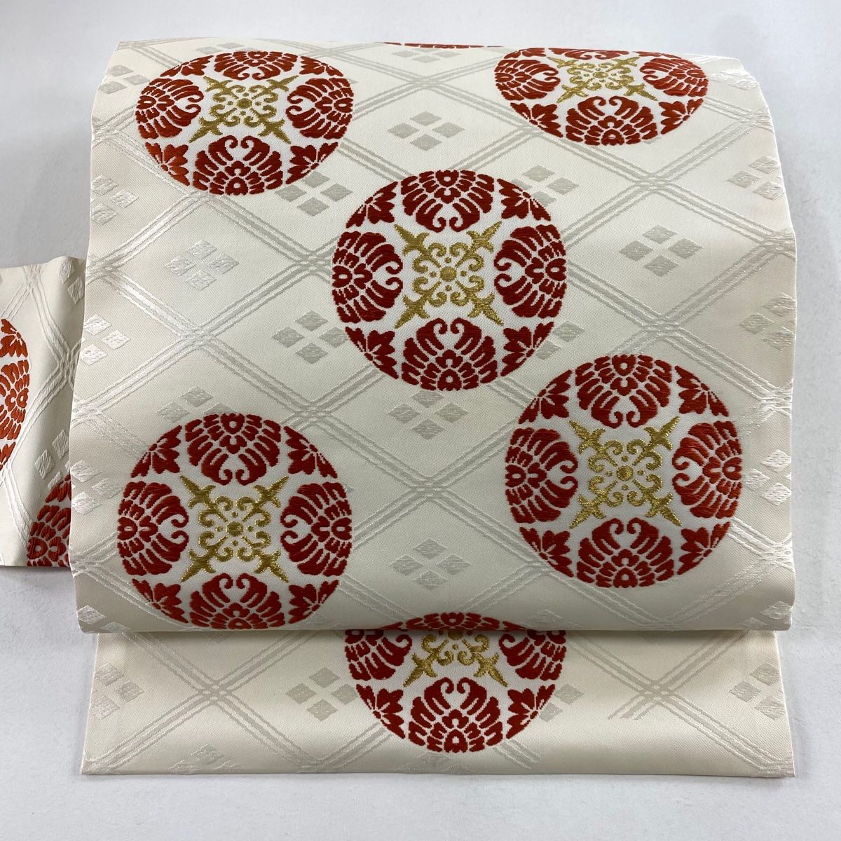 名古屋帯 名品 人間国宝 喜多川平朗 浮線綾文 菱 刺繍 金糸 クリーム 正絹