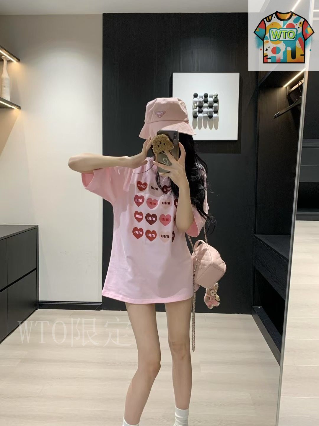 六月まで出品❗️【miu miu 美品】ハート柄 ブラック Tシャツ 六月まで出品❗️【miu miu 美品】ハート柄 ブラック Tシャツ